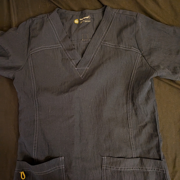 Scrub Top - Picture 1 of 3